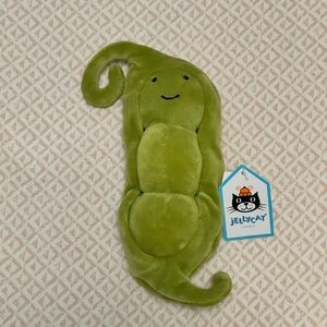 Jellycat “Vivacious Pea” Green Peapod Plush